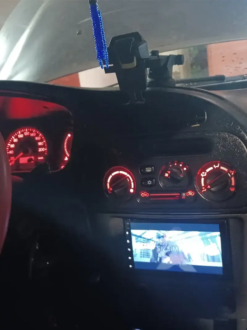 Kit T5 Rojo instalado en Mitsubishi Lancer